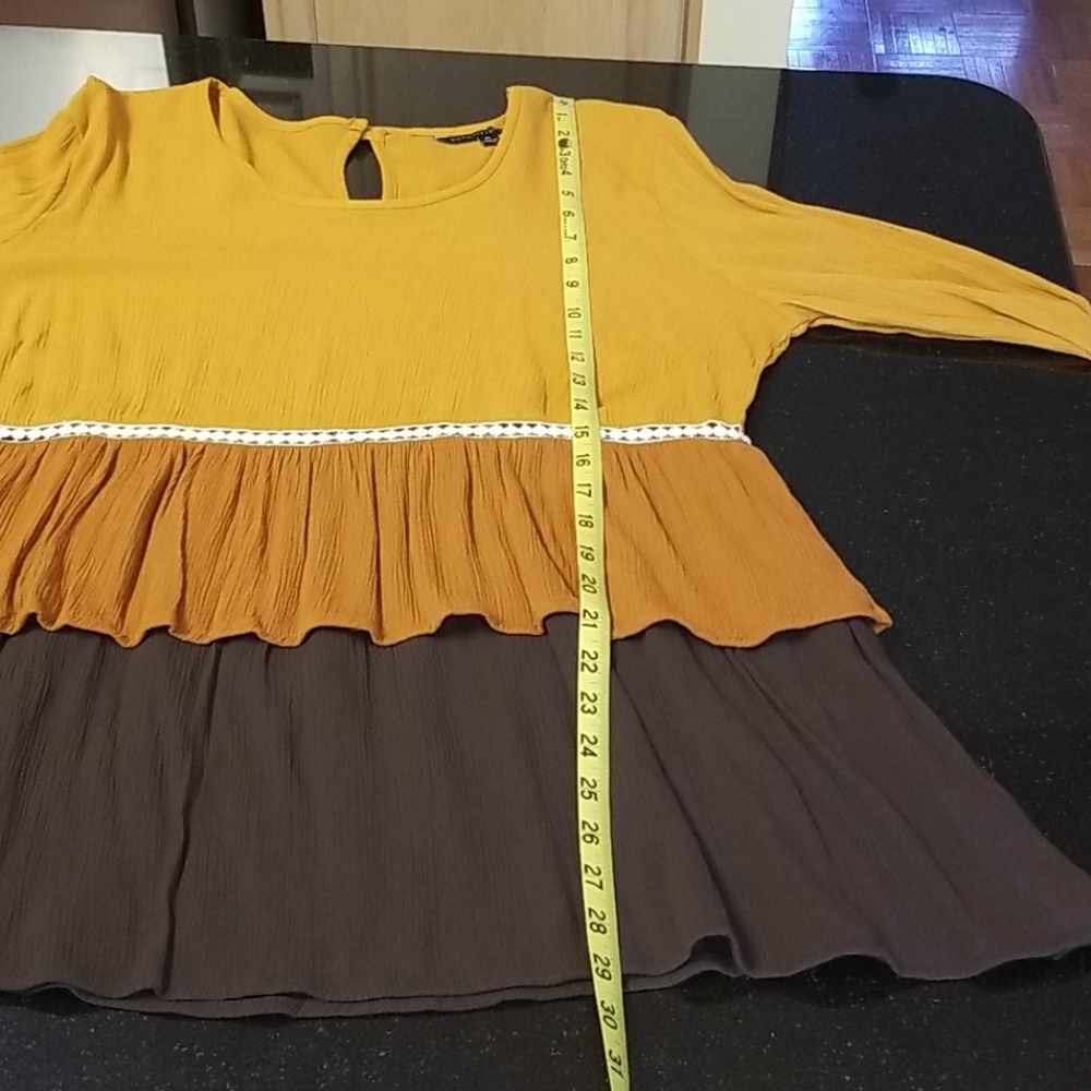 NWOT Signature Studio Top - Picture 6 of 10